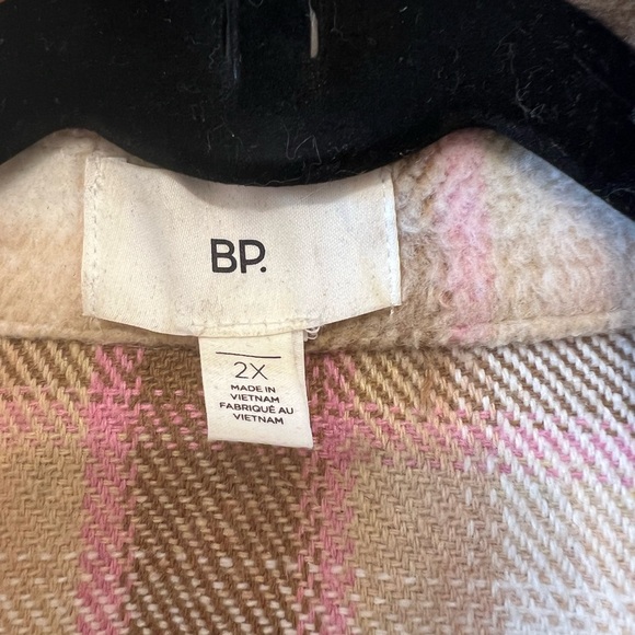 Cozy Plaid Jacket - Women’s 2XL - Picture 5 of 6